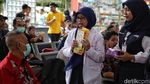 PT KAI Bagi-bagi Masker Cegah Virus Corona di Gambir