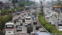 Direktur Operasional CMNP Djoko Sapto menjelaskan Tol Dalam Kota yang dikelola oleh Citra Marga Nusaphala Persada (CMNP) tersebut mengalami kenaikan tarif sebesar 6,86%.