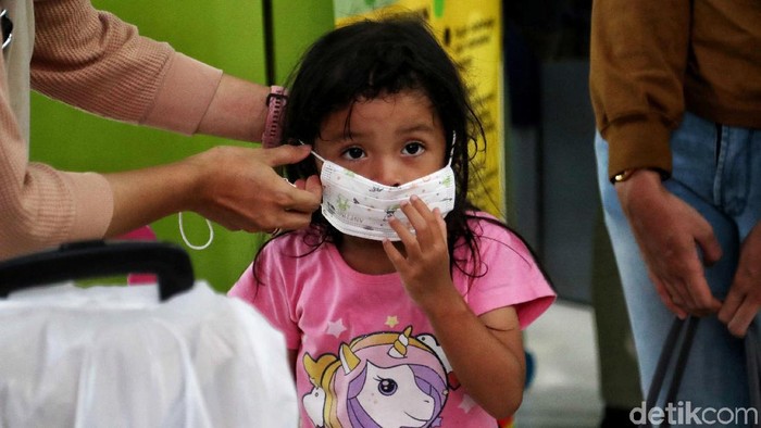Sosialisasi Pencegahan Virus Corona di Stasiun Gambir Sosialisasi dan edukasi pencegahan virus corona dilakukan di Stasiun Gambir, Jumat, (31/1/2020). Berikut foto-fotonya.