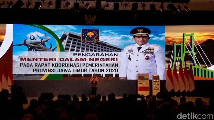 Anjungan Dukcapil Mandiri (ADM) resmi di-launching dan diterapkan di Jawa Timur. Kini, masyarakat bisa lebih mudah membuat KTP hingga Akta Kelahiran dan Akta Kematian.