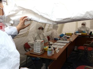 Kelelahan Tangani Pasien Virus Corona, Dokter di China Tidur di Lantai RS