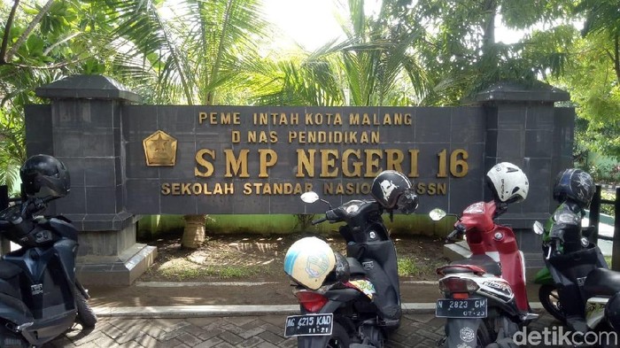 Seorang siswa SMP di Kota Malang tengah menjalani perwawan karena diduga menjadi korban kekerasan. Namun kesimpulan sementara, yang bersangkutan menjadi korban bercandaan teman-temannya.