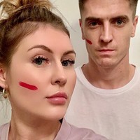 Mantan pemain AC Milan yang kini pindah ke Hertha Berlin, Krzysztof Piatek Piatek resmi menikahi kekasihnya Paulina Piatek pada 1 Juni 2019. Keduanya menjalin hubungan cinta cukup lama sebelum akhirnya naik pelaminan dan menggelar pesta pernikahan di sebuah kastil di Polandia, negara asal Piatek. Foto: Dok. Instagram @paulynaaa_a