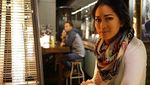 Main Film Temen Kondangan, Ini Gaya Keren Prisia Nasution Saat Racik Kopi