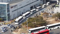 Usai dievakuasi dan tiba di Korea Selatan, warga akan menjalani pemeriksaan lanjutan dan dikarantina selama dua minggu di dua pusat karantina yang berada di Provinsi Chungcheong.