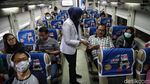 PT KAI Bagi-bagi Masker Cegah Virus Corona di Gambir