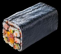 Sushi Roll Keberuntungan, Ukurannya Jumbo dengan Isian 9 Sushi Roll Mini!