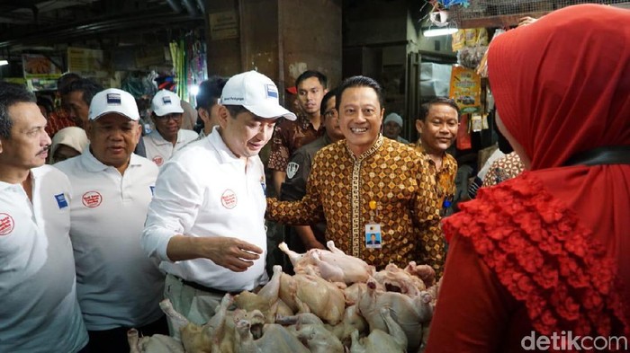 Mendag sidak pasar wonokromo