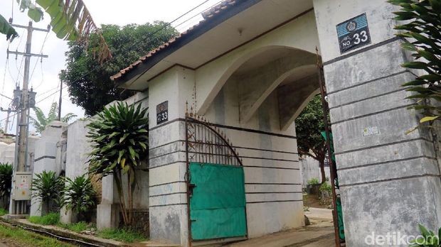 Penampakan Kediaman Leader King Of The King Sukabumi