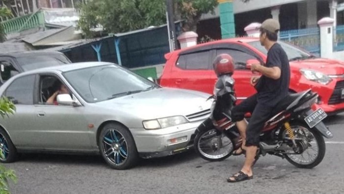 Viral pemotor hadang pemobil di Klaten, Jumat (31/1/2020).