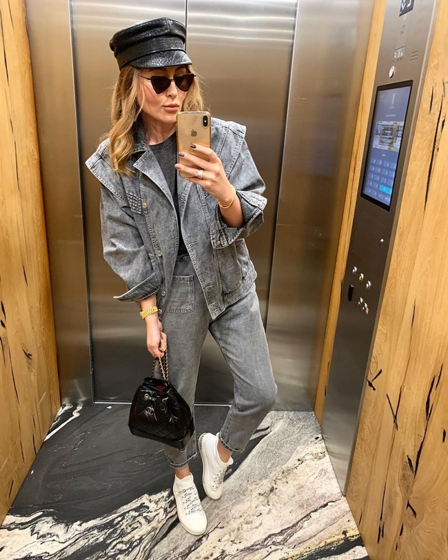 Pada akun Instagramnya @paulynaaa_a yang memiliki followers lebih dari 83 ribu, Paulina Piatek tampak konsisten mengunggah fotonya bergaya selfie di depan kaca alias mirror selfie. Foto: Dok. Instagram @paulynaaa_a