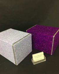 Peti Bertabur Glitter Bagi yang Ingin Tampil Fashionable di Pemakamannya Sendiri