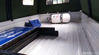 Mobil tersebut juga telah dipasangi tutup pada bagian bak terbukanya.