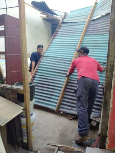 Angin Kencang Terbangkan Atap SD di Padang Sumbar