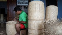 Kerajinan bambu seperti peralatan rumah tangga, souvenir dan hiasan interior rumah yang dipatok dengan harga Rp.5.000 hingga jutaan rupiah itu telah menembus pasar ekspor Australia, Singapura, Filipina, Belanda, Dubai hingga Israel.