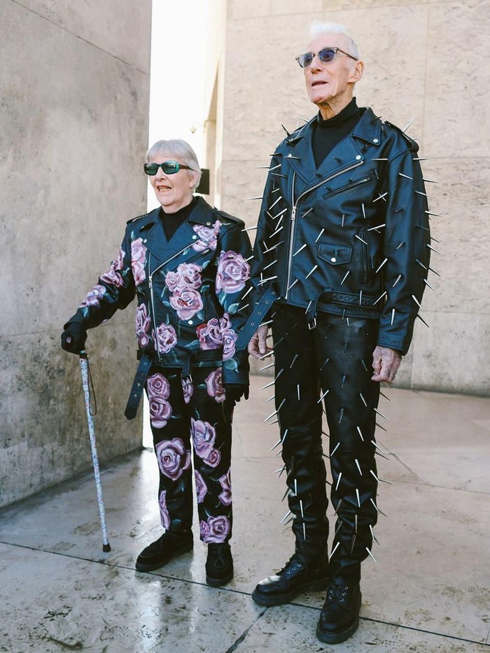 Kakek nenek jadi model