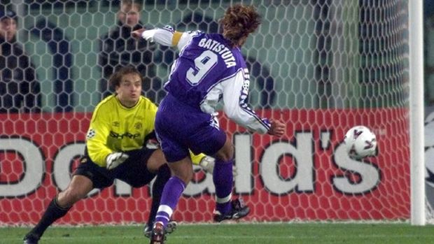 Gabriel Batistuta adalah ancamanbesar bagi lawan.