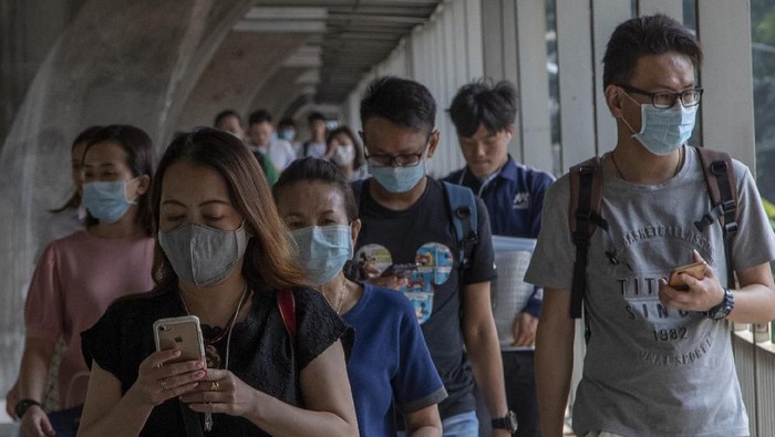 Otoritas Thailand mengumumkan kasus pertama penularan virus corona dari manusia ke manusia atau antarmanusia di dalam wilayahnya.