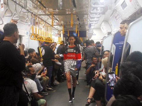 Fashion Rocks 2020, Peragaan Busana Pertama di MRT Jakarta