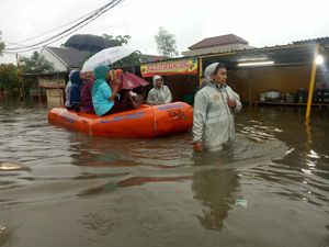 Perumahan Garden City Tangerang Terendam Banjir, 148 Warga Dievakuasi