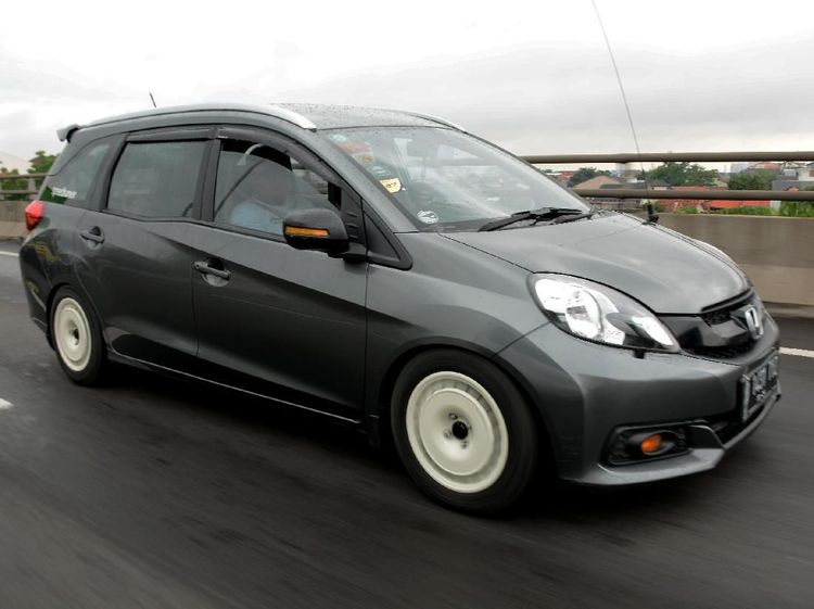 Uji Irit Honda Mobilio