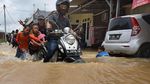 Tanggul Jebol Bikin Walantaka di Serang Terendam Banjir