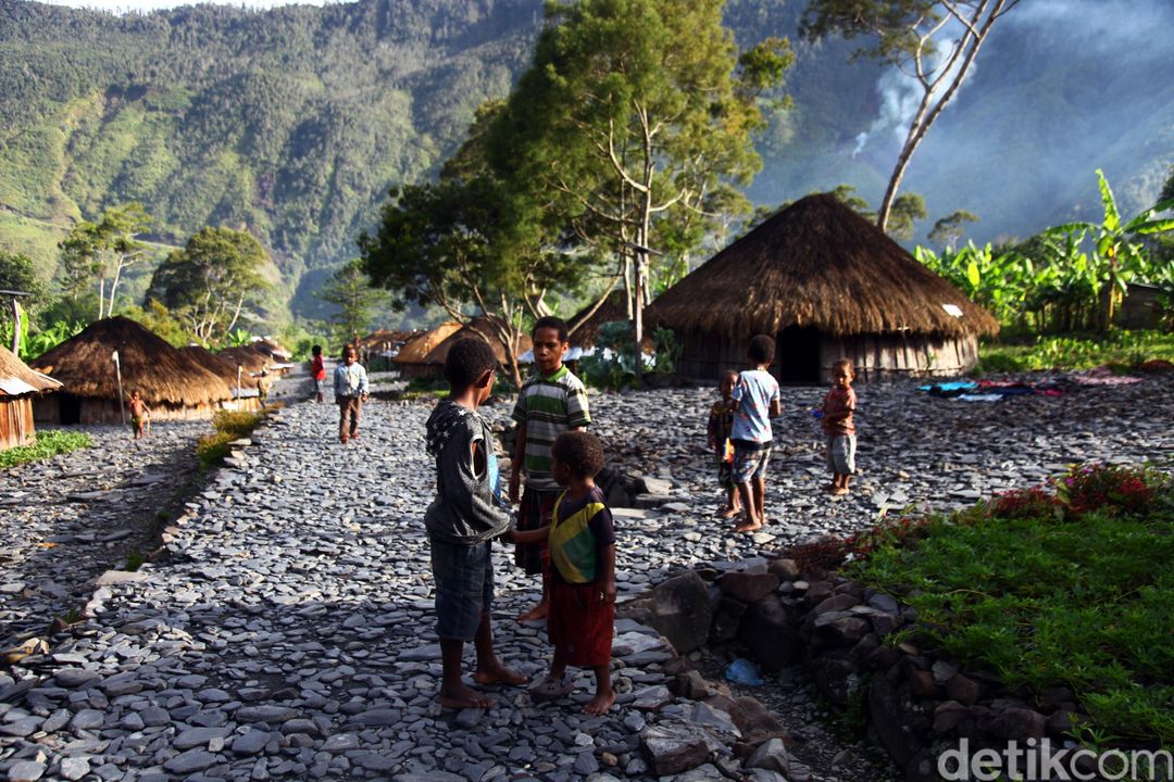Keberadaan rumah adat khas Papua tepatnya di Puncak Jaya terus dilestarikan. Hal itu dilakukan sebagai upaya menjaga budaya masyarakat setempat.