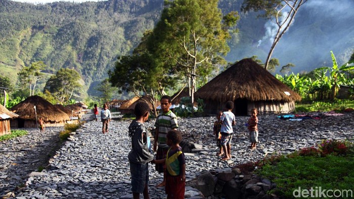Keberadaan rumah adat khas Papua tepatnya di Puncak Jaya terus dilestarikan. Hal itu dilakukan sebagai upaya menjaga budaya masyarakat setempat.