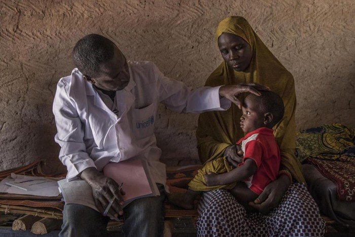 Epidemi Pneumonia yang Terlupakan di Nigeria Wabah virus corona sebelumnya disebut penyakit 'misterius' mirip pneumonia. Diseluruh dunia, pneumonia merenggut lebih banyak nyawa anak-anak daripada infeksi lainnya.