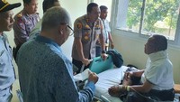 Mariyono mengatakan sedikitnya ada lima korban yang masih menjalani perawatan di rumah sakit. Salah seorang korban harus menjalani operasi. Ia mengatakan empat korban lainnya hanya mengalami luka ringan. Rata-rata mengalami memar.
