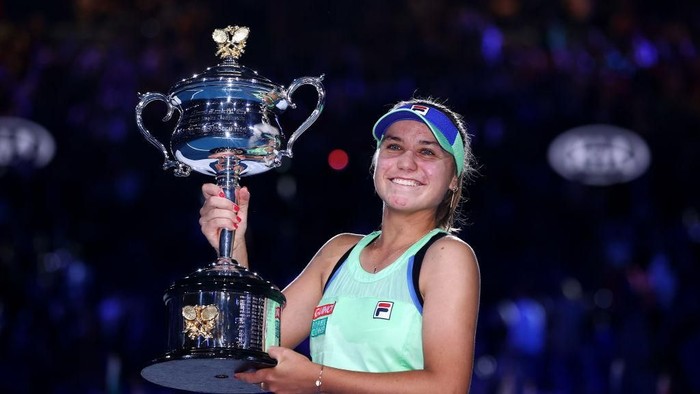 MELBOURNE, AUSTRALIA - FEBRUARY 01:  Sofia Kenin of the United States poses with the Daphne Akhurst Memorial Cup after winning her Womens SinglesÂ Final match against Garbine Muguruza of Spain on day thirteen of the 2020 Australian Open at Melbourne Park on February 01, 2020 in Melbourne, Australia. (Photo by Cameron Spencer/Getty Images)