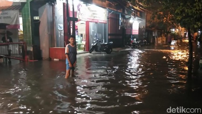 banjir di surabaya