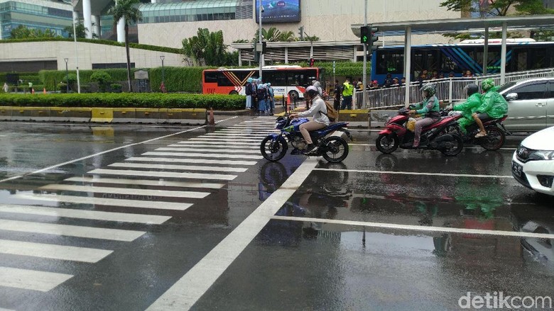Tilang Elektronik Motor di DKI Berlaku, Masih Ada Pengendara Langgar Lalin Tilang Elektronik Motor di DKI Berlaku, Masih Ada Pengendara Langgar Lalin