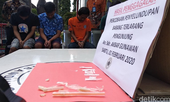 Percobaan Penyelundupan Sabu ke Napi Kebonwaru Dua orang pengunjung Rutan Bandung (Kebonwaru) kedapatan menyelundupkan narkotik jenis sabu yang diselundupkan menggunakan botol sabun.