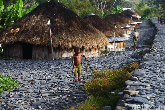 Rumah Adat Honai Khas Papua Terus Dilestarikan Keberadaan rumah adat khas Papua tepatnya di Puncak Jaya terus dilestarikan. Hal itu dilakukan sebagai upaya menjaga budaya masyarakat setempat.