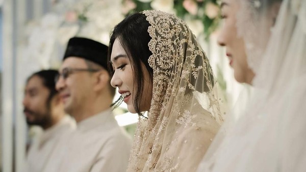 Potret Isyana Sarasvati dan Rayhan Gelar Pengajian Jelang Pernikahan