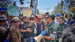 Aksi Unjuk Rasa Warga Natuna Tolak WNI dari Wuhan