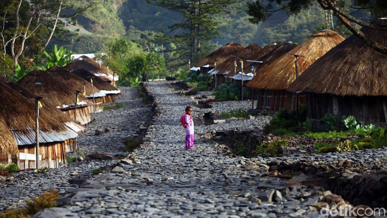 Rumah Adat Honai Khas Papua Terus Dilestarikan Keberadaan rumah adat khas Papua tepatnya di Puncak Jaya terus dilestarikan. Hal itu dilakukan sebagai upaya menjaga budaya masyarakat setempat.