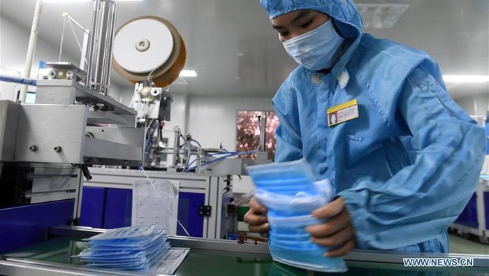 Corona Bikin Masker di China Laris Manis Corona Bikin Masker di China Laris Manis