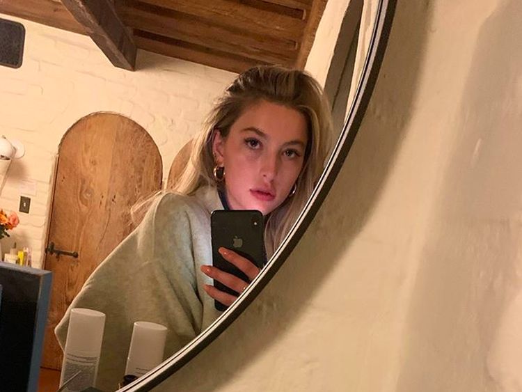 Eve Jobs, Sahabat Jennifer Gates yang Cantik Menawan