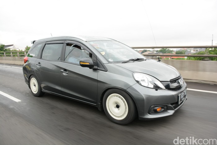 PT Honda Prospect Motor kembali menggelar acara “Mobilio Joyful Weekend” yang memasuki seri kedua pada 1 Februari 2020 dengan menempuh jarak 60 km dari Jakarta ke Taman Budaya Sentul, Bogor. Mengusung tema “Hematnya Bikin Happy”, Honda mengajak komunitas Honda Mobilio bersama dengan keluarganya untuk menikmati liburan akhir pekan bersama sambil menguji efisiensi bahan bakar dari mobil Mobilio mereka masing-masing.