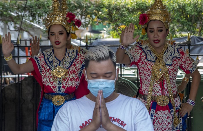 Otoritas Thailand mengumumkan kasus pertama penularan virus corona dari manusia ke manusia atau antarmanusia di dalam wilayahnya.