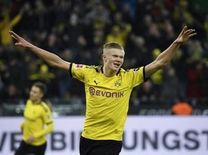 Haaland Belum Selevel Lewandowski