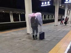 Bermacam Cara Tak Biasa Berlindung dari Ancaman Virus Corona