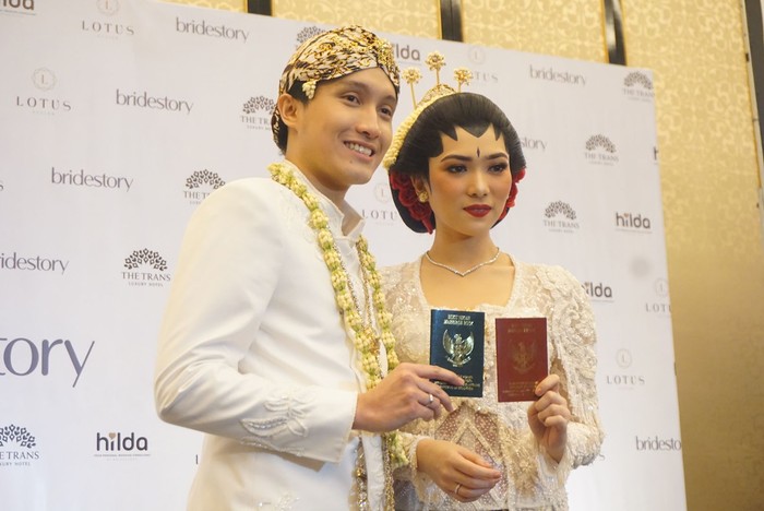 Rayhan Maditra dan Isyana Sarasvati Rayhan Maditra dan Isyana Sarasvati