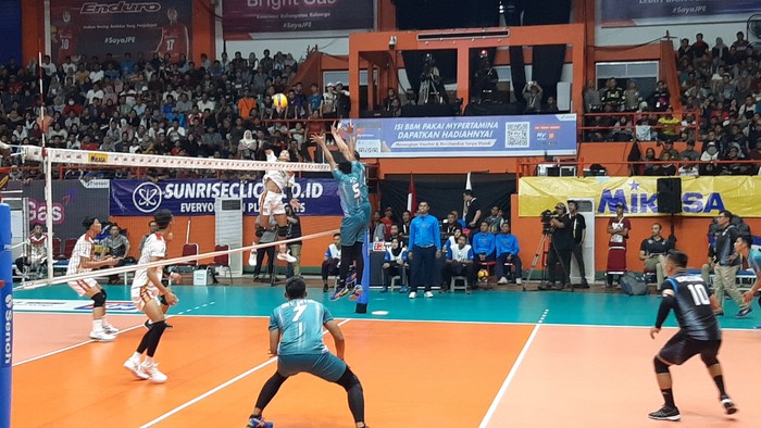 Lamongan Sadang MHS vs Jakarta Garuda