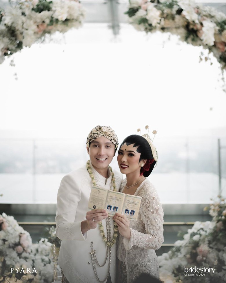 Rayhan Maditra dan Isyana Sarasvati Foto: dok. Instagram @thebridestory