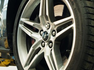 Ford Bikin Mur Khusus Biar Pelek Mobil Tak Gampang Dicuri