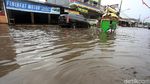 Saluran Air Buruk, Jalan Jatibening Bekasi Banjir Saat Hujan