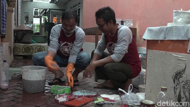 Keren, Warga Banyuwangi Ini Sulap Sampah Popok Bayi Jadi Produk Bermanfaat